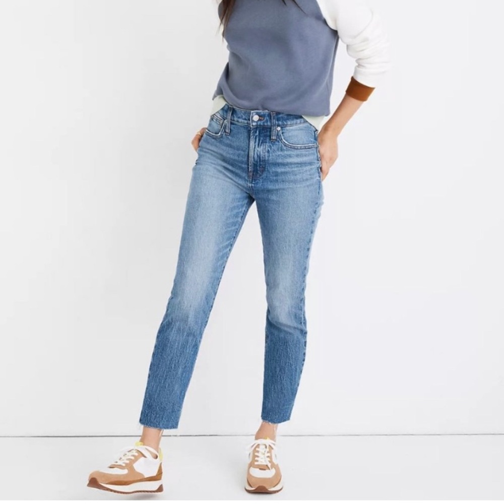 Madewell The Perfect Vintage Jean, medium blue, size 28.